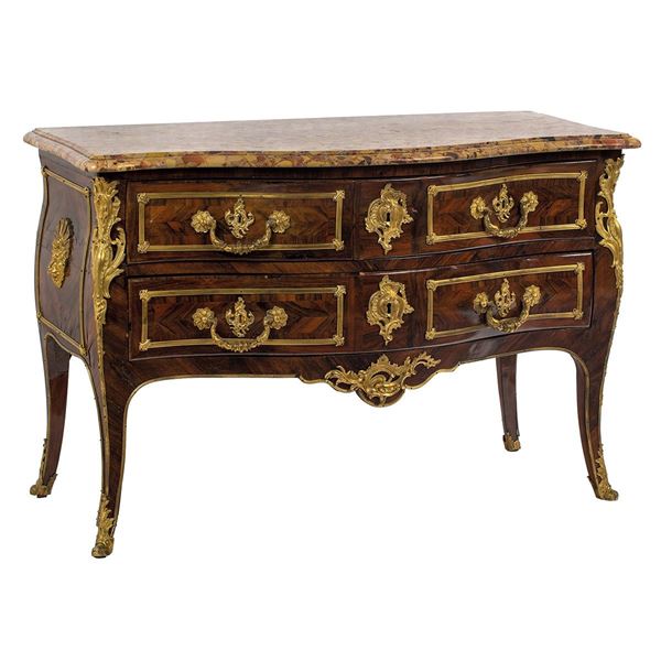 Importante com&#242; di forma mossa  - Asta Antiquariato - Incanto Casa d'Aste e Galleria