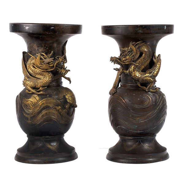 Coppia di vasi orientali in br  - Auction Antiquariato - Incanto Casa d'Aste e Galleria