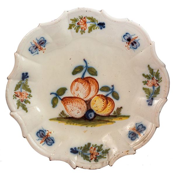 Piatto in maiolica con decoro   - Auction Antiquariato - Incanto Casa d'Aste e Galleria