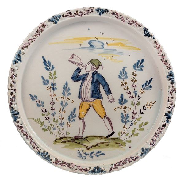 Alzata in maiolica con bevitor  - Auction Antiquariato - Incanto Casa d'Aste e Galleria