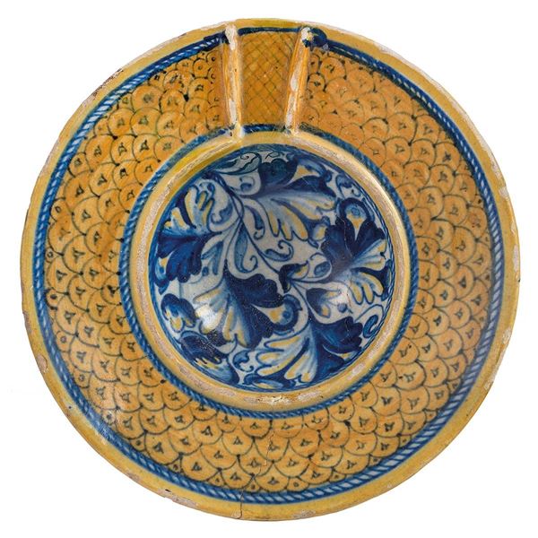 Raro piatto per salassi in mai  - Auction Antiquariato - Incanto Casa d'Aste e Galleria
