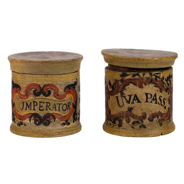 Due scatole da farmacia con co  - Auction Antiquariato - Incanto Casa d'Aste e Galleria