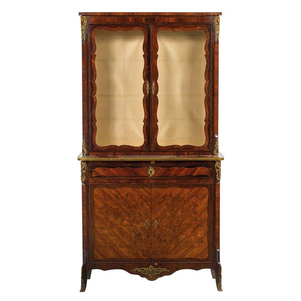 Mobile a vetrina a due corpi i  - Asta Antiquariato - Incanto Casa d'Aste e Galleria