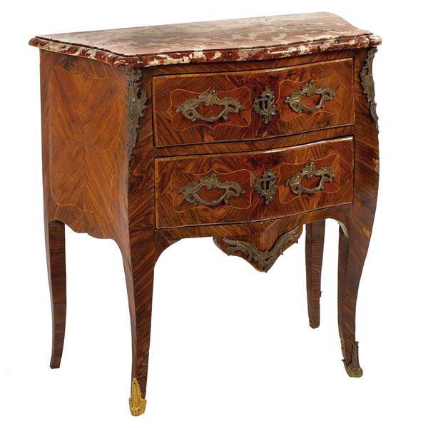 Com&#242; di forma mossa impiallacc  - Asta Antiquariato - Incanto Casa d'Aste e Galleria