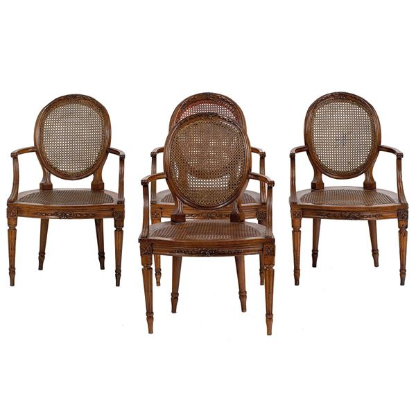 Quattro poltrone in noce, fasc  - Auction Antiquariato - Incanto Casa d'Aste e Galleria