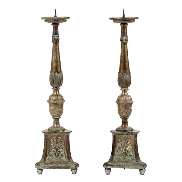 Coppia di torciere in metallo   - Auction Antiquariato - Incanto Casa d'Aste e Galleria