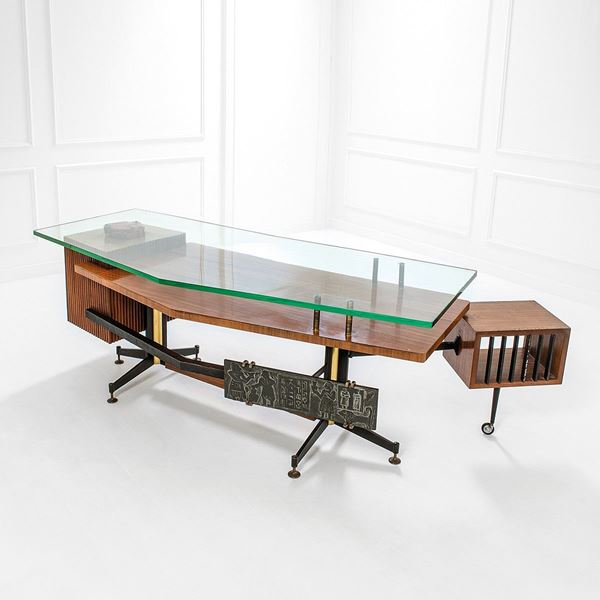 Scuola di Torino : Scrivania
Legno di noce, otto  - Auction Design - Incanto Casa d'Aste e Galleria
