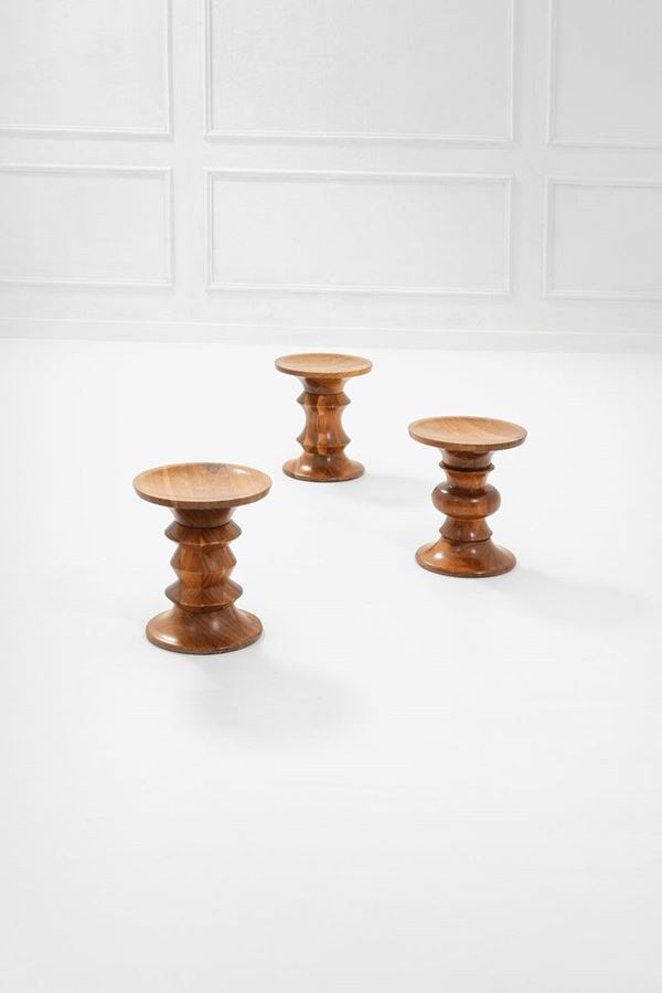 Charles e Ray Eames : Tre sgabelli mod. Time Life
L  - Auction Spring Design - Incanto Casa d'Aste e Galleria