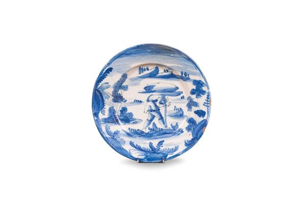 Piatto in maiolica con decoro   - Auction Antiquariato - Incanto Casa d'Aste e Galleria