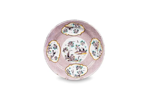 Piatto in maiolica, fondo in m
