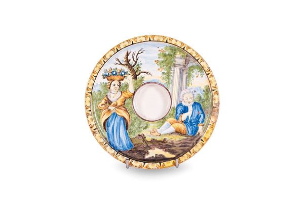 Piattino in maiolica decorato 