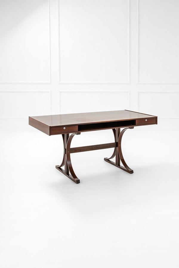 Gianfranco Frattini (attr.) : Scrivania
Legno impiallacciat  - Auction Spring Design - Incanto Casa d'Aste e Galleria