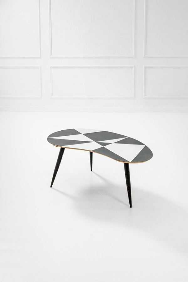 Tavolino a forma libera 
Legn  - Asta Spring Design - Incanto Casa d'Aste e Galleria