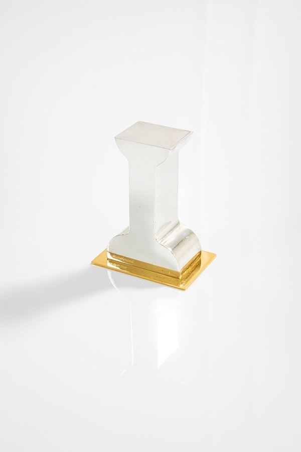 Ettore Sottsass : Fermacarte Missionario
Metall  - Asta Spring Design - Incanto Casa d'Aste e Galleria