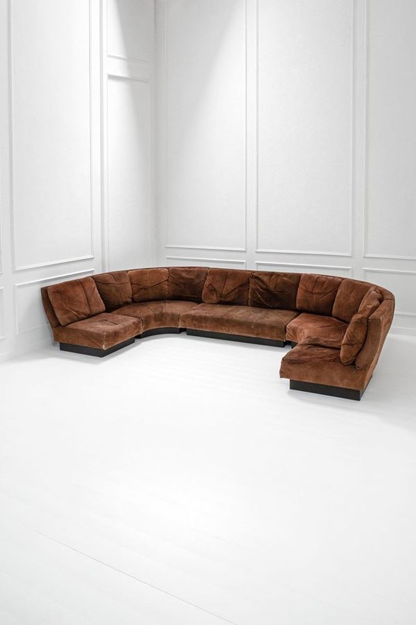 Willy Rizzo : Grande divano angolare 
Legno  - Auction Spring Design - Incanto Casa d'Aste e Galleria