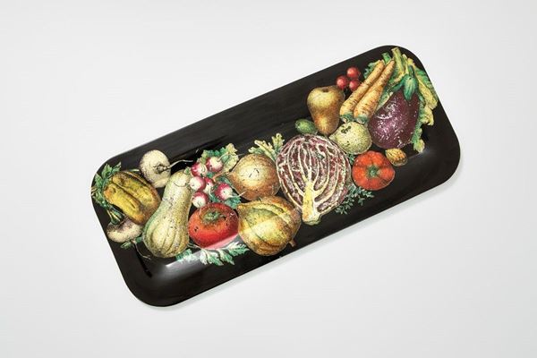 Piero Fornasetti : Vassoio della serie Verdura
M  - Asta Spring Design - Incanto Casa d'Aste e Galleria