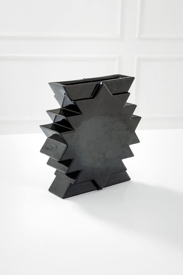 Ettore Sottsass : Vaso mod. Y28 della serie Yant  - Asta Spring Design - Incanto Casa d'Aste e Galleria