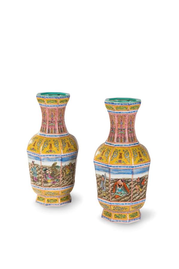 Coppia di vasi in porcellana d  - Asta Antiquariato - Incanto Casa d'Aste e Galleria
