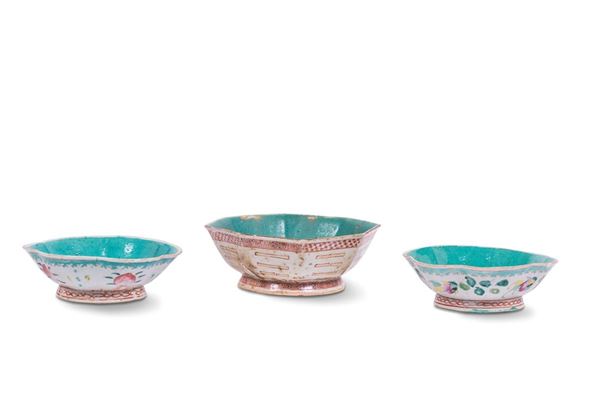 Lotto costituito da tre ciotol  - Auction Antiquariato - Incanto Casa d'Aste e Galleria