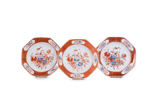 Lotto costituito da sette piat  - Auction Antiquariato - Incanto Casa d'Aste e Galleria