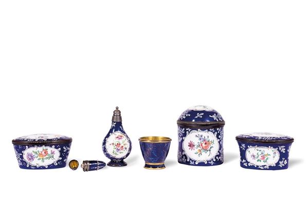 Lotto di sei oggetti in porcel  - Asta Antiquariato - Incanto Casa d'Aste e Galleria