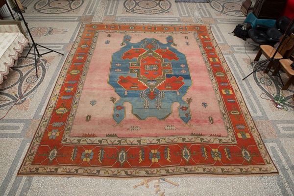 Grande tappeto decorato a moti  - Asta Antiquariato - Incanto Casa d'Aste e Galleria
