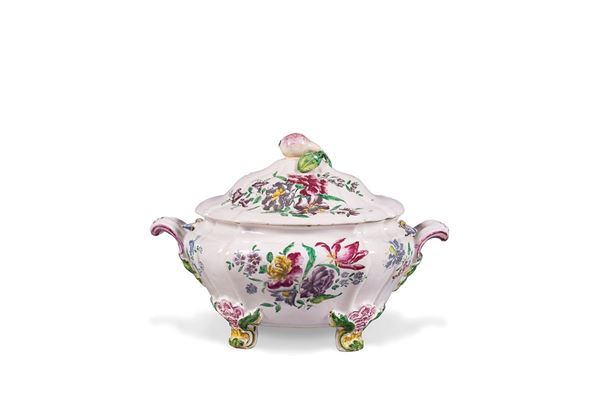 Zuppiera in maiolica con decor