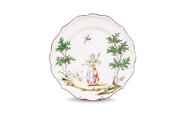 Piatto in maiolica policroma
