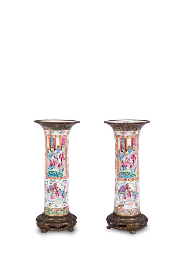 Coppia di vasi a tromba in por  - Asta Antiquariato - Incanto Casa d'Aste e Galleria
