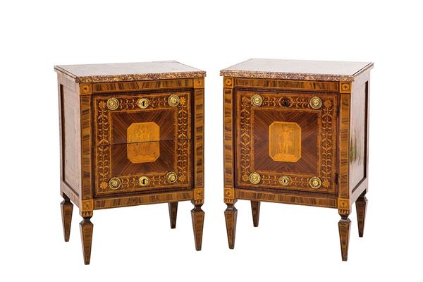 Coppia di importanti mobiletti  - Asta Antiquariato - Incanto Casa d'Aste e Galleria