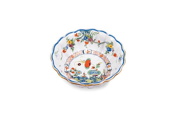 Bacile di forma rotonda in mai  - Asta Antiquariato - Incanto Casa d'Aste e Galleria
