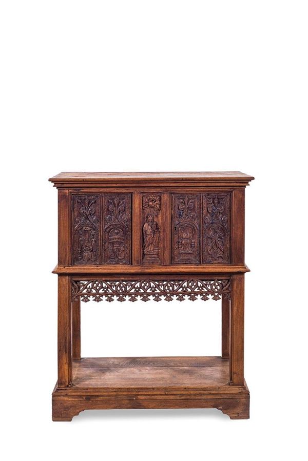 Stipo gotico a due sportelli i  - Asta Antiquariato - Incanto Casa d'Aste e Galleria