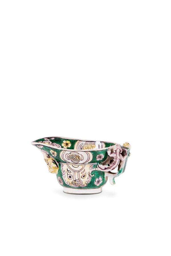 Piccolo versatoio in porcellan  - Auction Antiquariato - Incanto Casa d'Aste e Galleria