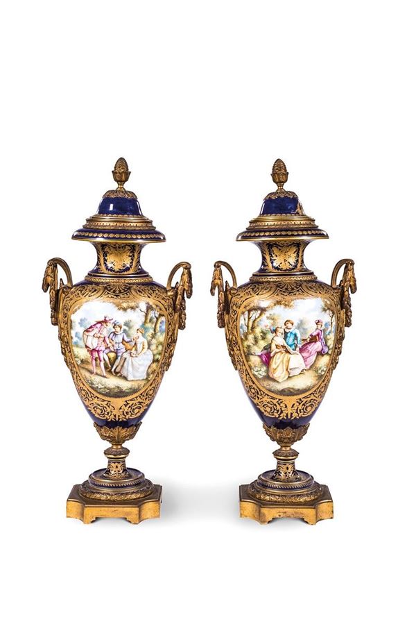 Coppia di grandi vasi in porce  - Auction Antiquariato - Incanto Casa d'Aste e Galleria