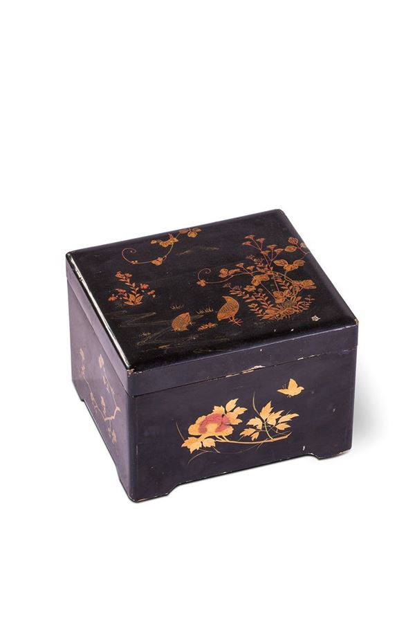 Scatola con coperchio incernie  - Asta Antiquariato - Incanto Casa d'Aste e Galleria