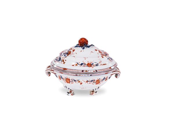 Zuppiera in ceramica di forma 