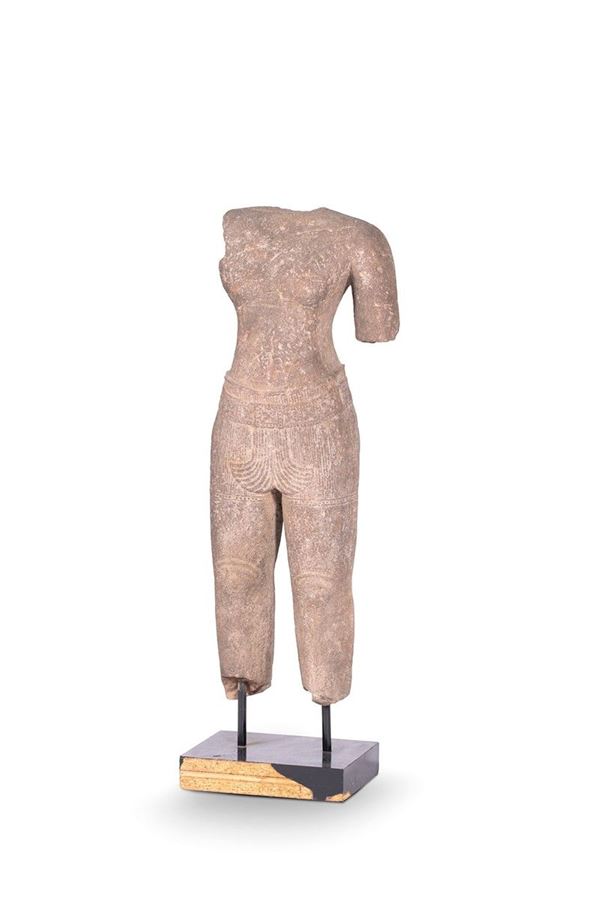 Torso di donna in pietra in st