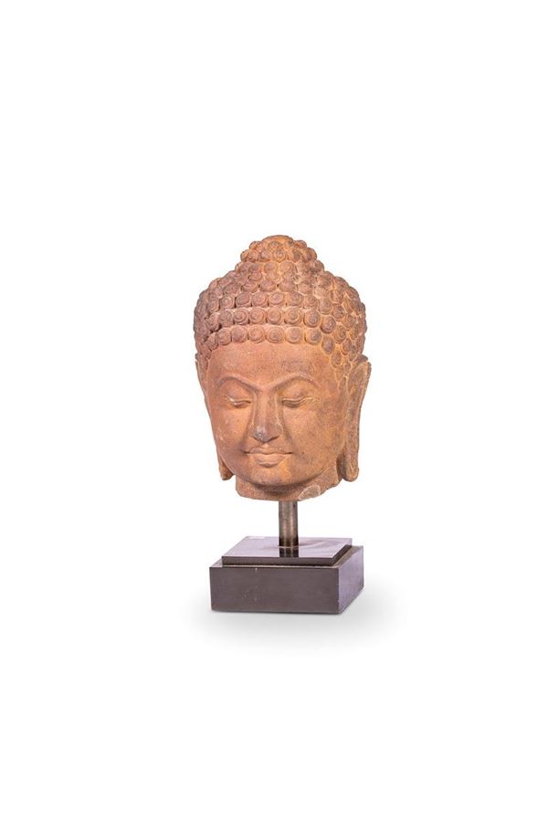 Testa di Buddha in pietra in s  - Asta Antiquariato - Incanto Casa d'Aste e Galleria