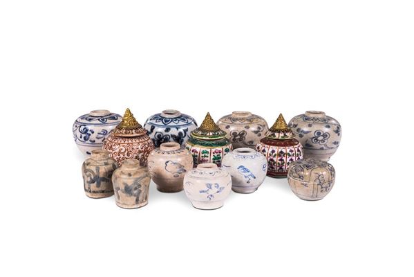 Lotto composto da cinquantuno   - Asta Antiquariato - Incanto Casa d'Aste e Galleria