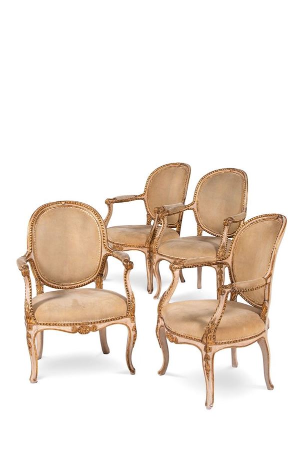 Quattro poltrone in legno scol  - Asta Antiquariato - Incanto Casa d'Aste e Galleria