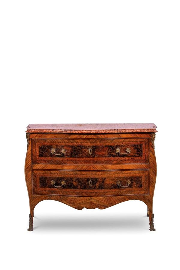 Coppia di com&#242; di forma mossa   - Asta Antiquariato - Incanto Casa d'Aste e Galleria