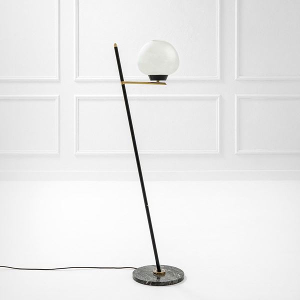 Lampada da terra
Vetro opalin  - Asta Design first - Incanto Casa d'Aste e Galleria