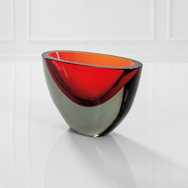 Flavio Poli : Vaso
Vetro sommerso.
Prod. S  - Asta Design first - Incanto Casa d'Aste e Galleria