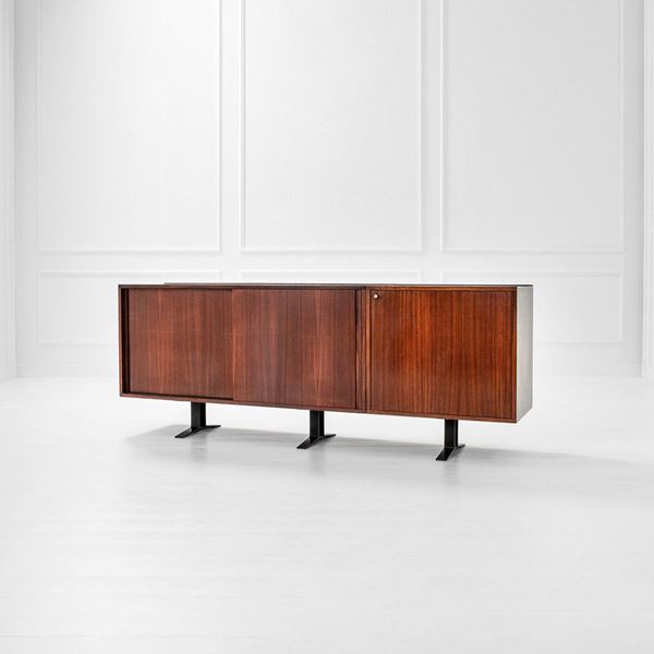 Osvaldo Borsani : Mobile contenitore mod. SE3
L  - Asta Design first - Incanto Casa d'Aste e Galleria