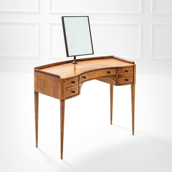Toeletta
Legno, ottone, crist