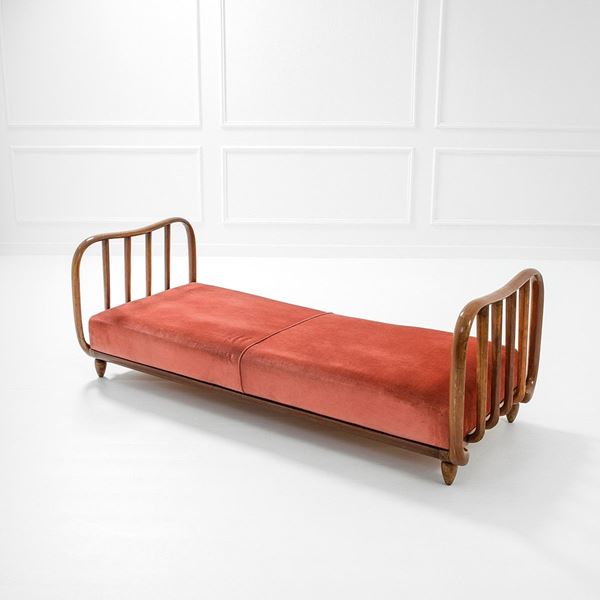 Daybed
Legno, tessuto.
1940 