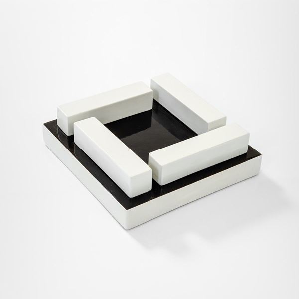 Ettore Sottsass : Vaso mod. Airone
Ceramica sma  - Asta Design first - Incanto Casa d'Aste e Galleria