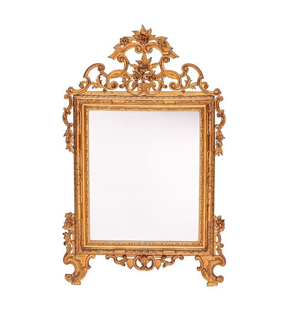Specchiera in legno scolpito e