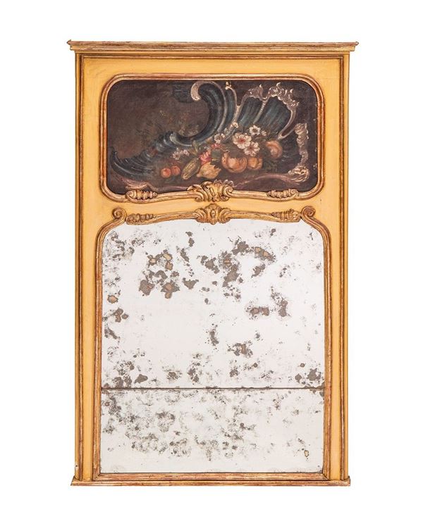Caminiera in legno laccato e d