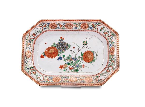 Piatto in porcellana di forma   - Asta Antiquariato, Pittura, Oggetti d'arte, Porcellana, Arte Moderna - Incanto Casa d'Aste e Galleria